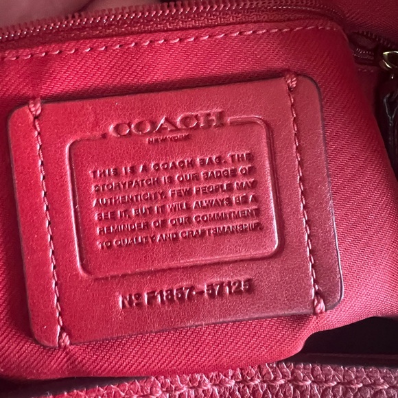 Coach Edie 31 Shoulder Bag in Polished Red Pebbled leather - Picture 4 of 10